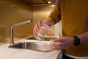 Arsenic, uranium : comment vérifier la qualité de l’eau du robinet dans sa commune